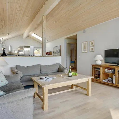 Casa de Férias 3 Bedroom Amazing In Nakskov