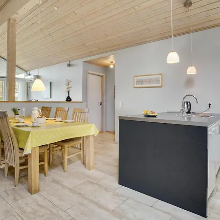 3 Bedroom Amazing In Nakskov Casa de Férias